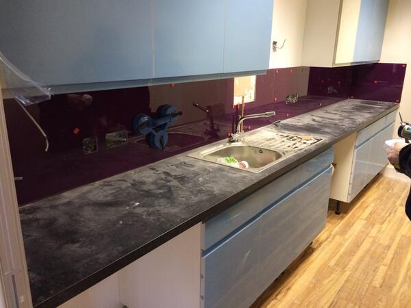 NJRWorkspace's tweet image. #glass splash back installation by NJR Coolspace