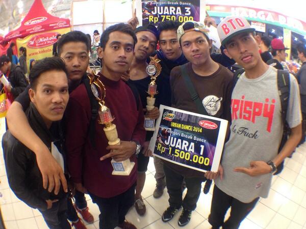 very well guys <a href="/bboyCindiL/">Rifqi kurnia hadi</a> <a href="/Spin_0ut/">nantyo kristian</a> <a href="/AblleRocky/">ablle rocky</a> <a href="/yuangga_trek/">Yuangga Hadi Wijaya</a> <a href="/emilfasa/">Emil</a> <a href="/bboykabols/">KEHIDUPAN !!!</a> 👏