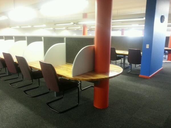 BrandonComo's tweet photo. Die SS begin vandag met nuwe tye: oop daagliks vanaf 06:00 tot 02:00 as ook met n nuwe studente assistent stelsel. http://t.co/VSHwKvlAv4