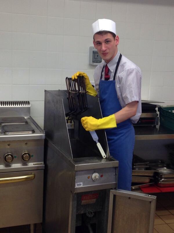 chanadlorbong's tweet image. Goodluck @awoollam88 on your new job! #extraformat 👍