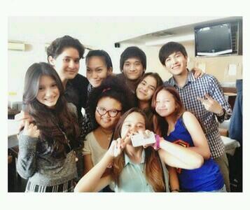 Salshaabilaa_04's tweet photo. RT"@B3llagracva_ap: Hi! Laff u kalian <3 http://t.co/hI0OvPADg3"