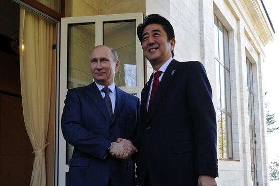 【悲報】WSJが「ウクライナ事変となると国粋主義者の安倍はプーチンと仲良し」と皮肉なツイート