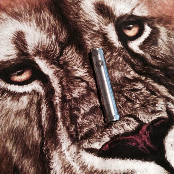 SLiCKsoloster's tweet image. Yes the King of vapesters is back again!!! Kaaapooowwww! Lol #ecig #emod #reunited #vape #slick #king #EXCELSIOR ✌️