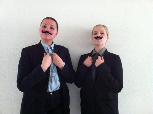 Gabyleeee's tweet photo. Carnaval in het Kielegat #brosbeforehos #doitlikeadude #dressup #suitup http://t.co/bZs7CNr1bL