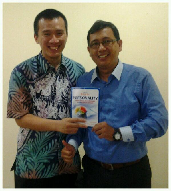 felixsiauw's tweet image. fix #Insting, you're the MAN :D &amp;gt;&amp;gt; @dodirustandi: Alhamdulillah.., bisa berfoto bersama @felixsiauw yang SERBA BISA