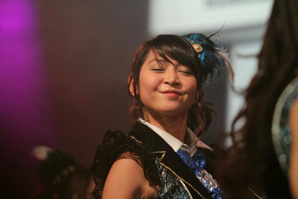 Lagi ngapain ini ve? Aduh lucu banget ya, pas banget foto nya <a href="/veJKT48/">Jessica Veranda</a>