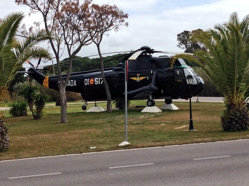 BhzliWVIYAAYNGB.jpg:large