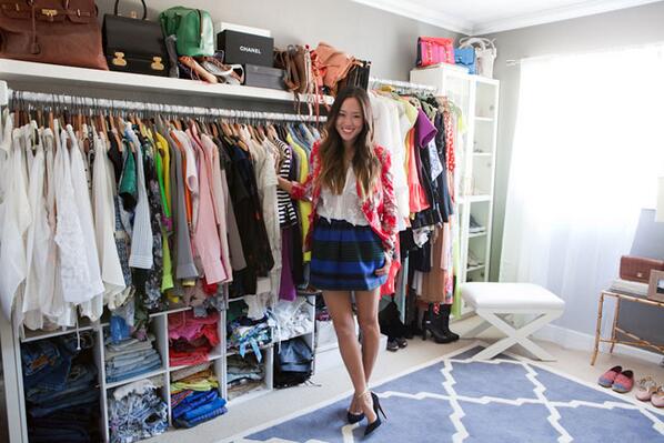 a lot of advantages you get when you have a walk-in closet, get to know here
elytstyle.com/advantages-wal…