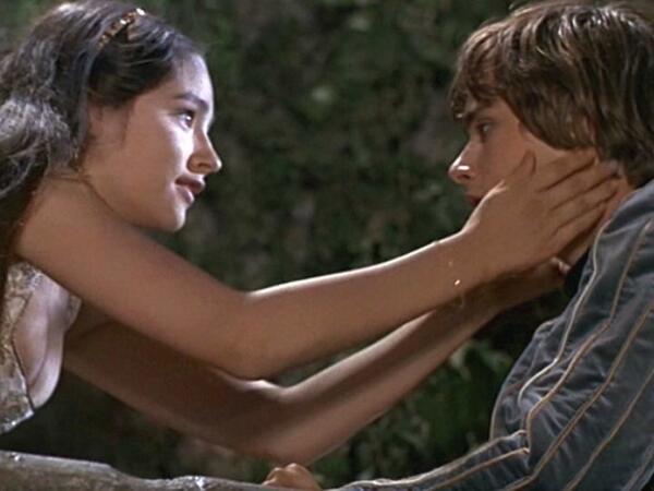 CapuletJuliet59's tweet photo. With the hubby before he leaves to Mantua I'm gonna miss you ❤️💕 @Dis_Be_Romeo http://t.co/FY43jt5nr0