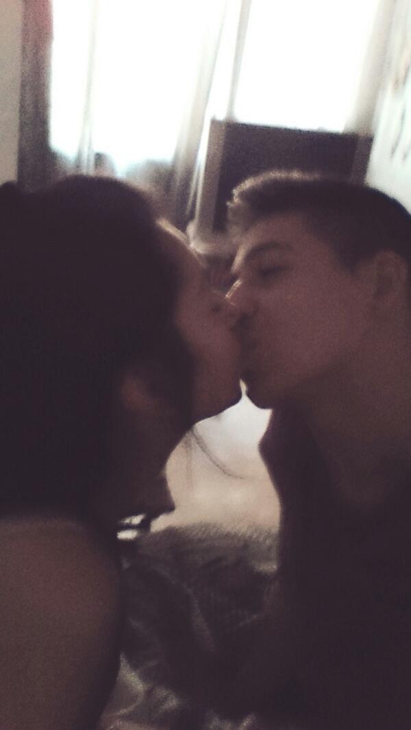 JorgeeLGonzalez's tweet photo. Con vos todo lo veo lindo.♥ http://t.co/dhE5McfSfG