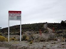 43edn's tweet photo. #Knowledge. Area 51,tempat rahasia militer AS di Nevada, militer berhak melakukan apapun terhadap penyusup yg datang http://t.co/43AKJkTRzK