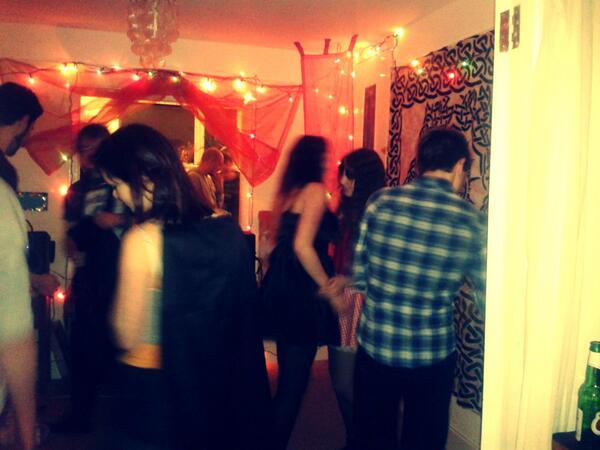 aishaleeanne's tweet photo. @WaikikiLala Soon we shall party again my friend ! ! http://t.co/FtCwRrs3Pv