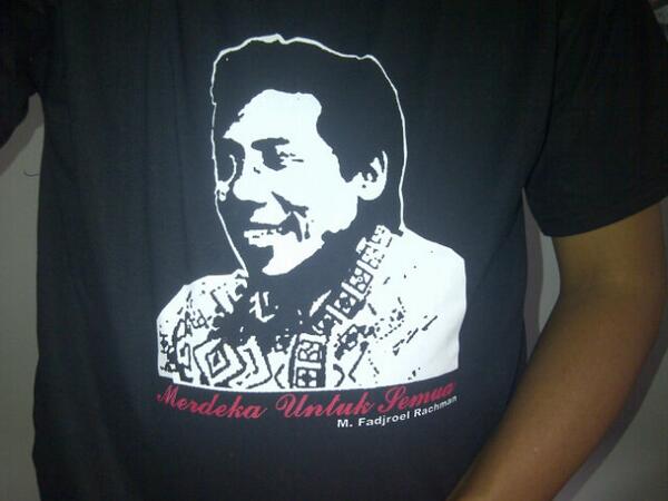 fadjroeL's tweet photo. kaos #capresINDEPENDEN tahun 2009, should I run for President 2019 :) ~ FR http://t.co/Akp6xfpmSb