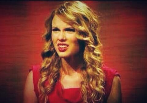 theblueswift's tweet photo. Friend: "i don't like taylor swift"

Me: http://t.co/ncOG3dC7j8
