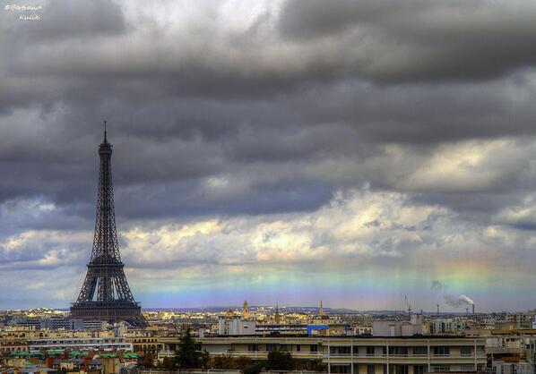 CoolSciencePics's tweet photo. A Horizon Rainbow in Paris (Picture NASA) http://t.co/M379xdbRhx