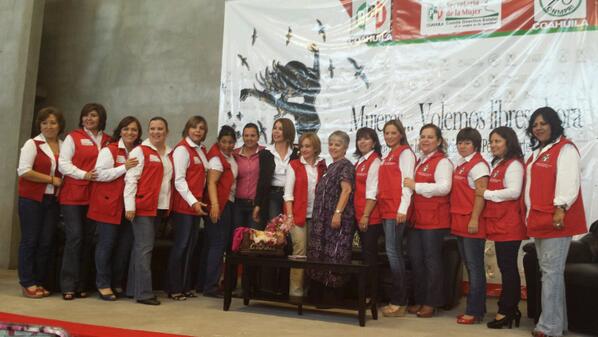 CristinaAmezcua's tweet photo. @mujermva @SriaMujerPRICoa @louloumtz @gpeoyervides @DianaGlzSoto @aguillondavid  @giyelopez Mujeres #PRI #Monclova http://t.co/apv8we8MWP