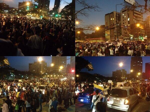 CarlosZambrano7's tweet photo. @kiara_true Espontáneo es llenar #Altamira por todos lados sin hacer un llamado/ http://t.co/mwh8R8wu4d