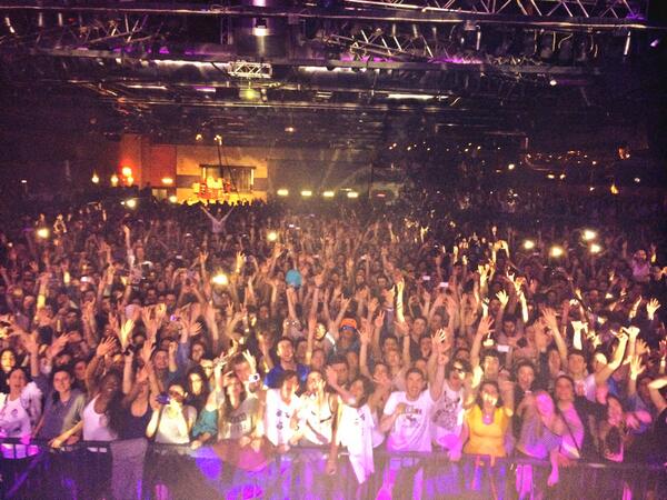 disclosure's tweet photo. Grazie Milan! Great crowd. Great show! http://t.co/ET9z7eMBfp