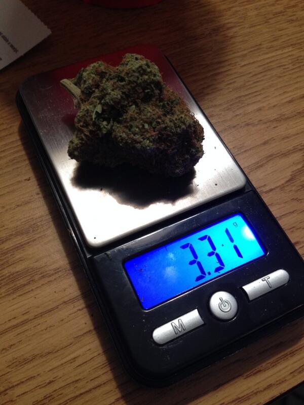 iHigh123's tweet photo. Nug almost a whole 8th http://t.co/LyHC5SYGWj