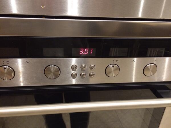 NJRWorkspace's tweet image. #whatittakes time to get some office work done before a day on site at the #office