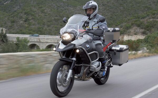 ELTIEMPO's tweet photo. BMW se situó como líder en ventas de motos de alta gama http://t.co/xZHW4FI6HU ( Vía @RevistaMotor ) http://t.co/5ThwSJRmP0