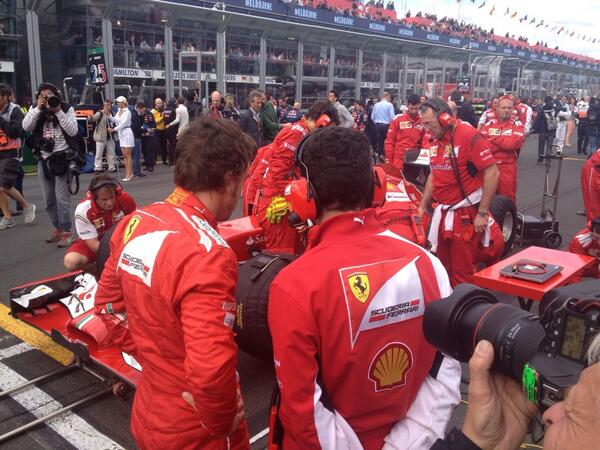 ScuderiaFerrari's tweet photo. #FerrariAUSGP #ALO14 in griglia. #ALO14 on the grid. http://t.co/kiM0PB7sCg