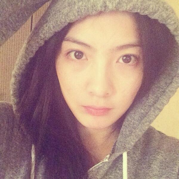 Karaboard's tweet photo. Jiyoung Instagram: 🍭🍟🍖🍕 http://t.co/TE5QCRGpgp