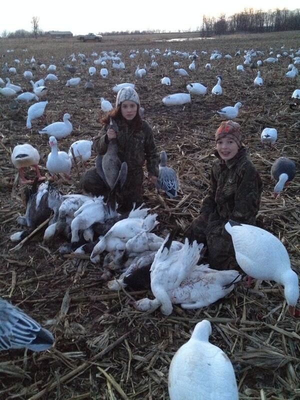 Luke5quinn's tweet photo. My boys making a pile ! #ChasingF5 #makeapile http://t.co/rJZgee8eRx