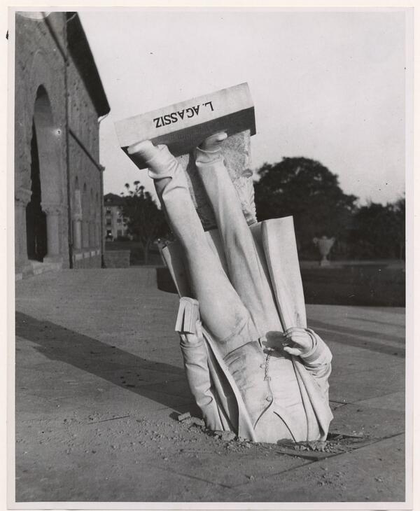 advantageapps's tweet image. found this in Berkley archives. old SF earthquake photos.