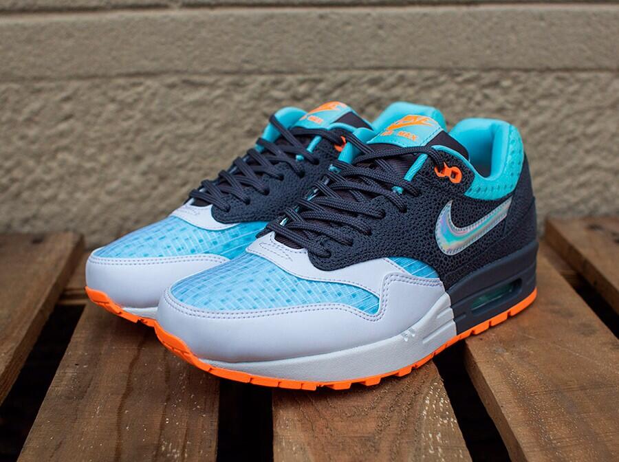 IG SneakerSandwich on X pre order nike air max 1 wmns hologram. size ask me. price 1 85jt. available men size. sms BBM 089656722021 http t SLrwB4EVri X