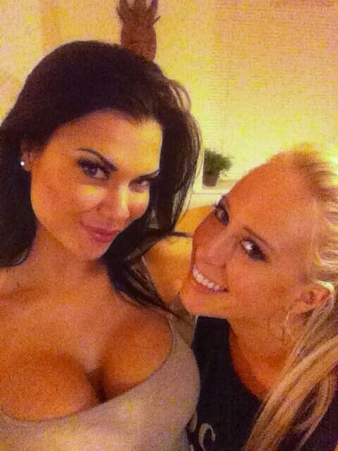 &ldquo;@jljack14: @_jasmine_jae @CarlaCoxRocks http://t.co/4WidN3uNFo&rdquo;<a class="tags" target="_blank" title="On Twitter" href="/?out=eyJ0eXAiOiJKV1QiLCJhbGciOiJIUzUxMiJ9.eyJpYXQiOjE3MjExNzU1OTUsImlzcyI6InR3cG9ybnN0YXJzLmNvbSIsIm5iZiI6MTcyMTE3NTU5NSwiZXhwIjoxNzUyNzExNTk1LCJyZWRpcmVjdF91cmwiOiJodHRwczovL3R3aXR0ZXIuY29tL2psamFjazE0In0.Xs4yDCdUKLXjzszo5BdjXVVtA1Mm6gRI_zEtSwmjELe-QbI04iBBioI6DFwKDxnJDpJrYAdivZpMESHdV67o6A">@jljack14</a><a class="tags" target="_blank" title="On Twitter" href="/?out=eyJ0eXAiOiJKV1QiLCJhbGciOiJIUzUxMiJ9.eyJpYXQiOjE3MjExNzU1OTUsImlzcyI6InR3cG9ybnN0YXJzLmNvbSIsIm5iZiI6MTcyMTE3NTU5NSwiZXhwIjoxNzUyNzExNTk1LCJyZWRpcmVjdF91cmwiOiJodHRwczovL3R3aXR0ZXIuY29tL19qYXNtaW5lX2phZSJ9.mBHC0992v5qLESz1cwRyLbd_ikb2ig1CVqy6QGaBGfZSLs1x1ZG5aTNBkBOCxHnjBvGKjJgsT1xbJFw_DZb7-g">@_jasmine_jae</a><a class="tags" href="/tag/carlacoxrocks">@carlacoxrocks</a><a href="/tag/legs"class="tags"><span>#legs</span></a><a href="/tag/football"class="tags"><span>#football</span></a><a href="/tag/championsleague"class="tags"><span>#championsleague</span></a><a href="/tag/niccidee"class="tags"><span>#niccidee</span></a><a href="/tag/g"class="tags"><span>#g</span></a>