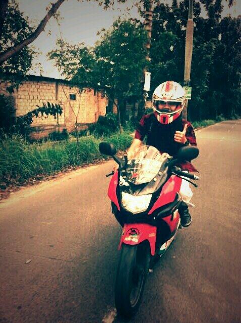 A_HarisD's tweet photo. Di suatu sore http://t.co/l5w5QrynVz