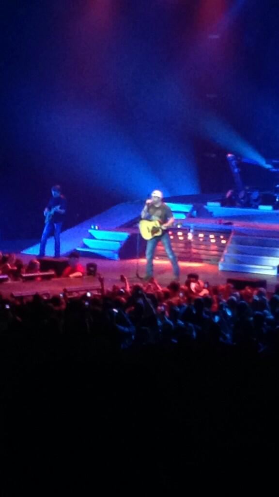 NancyEStrong's tweet image. @RhettAkins on stage @EMUConvo during @JustinColeMoore #OffTheBeatenPathTour Such a wonderful surprise! Love them!