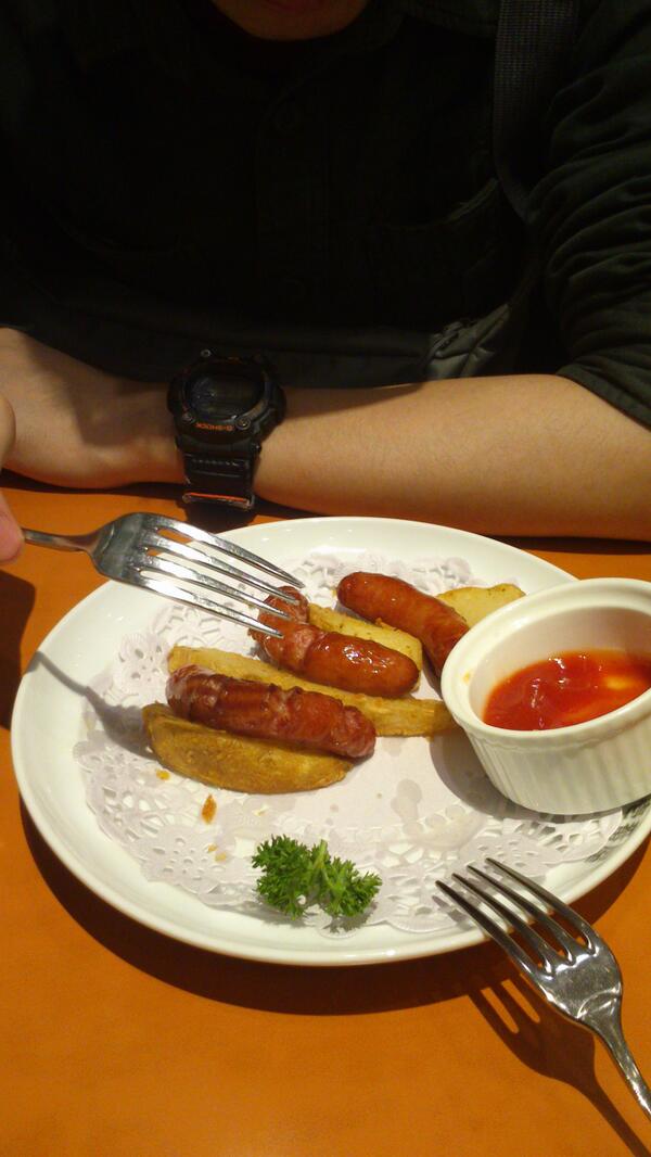 jin_carrie's tweet photo. @magicfish_loli my sweet >3< http://t.co/1aifg41iwO
