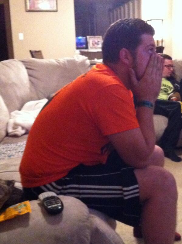 CaseyMorgan2's tweet photo. Cheering our boy on!!! #BiggRigg #teamtakedown #HendricksVsLawler  @JohnyHendricks http://t.co/QBBZUrLyNj