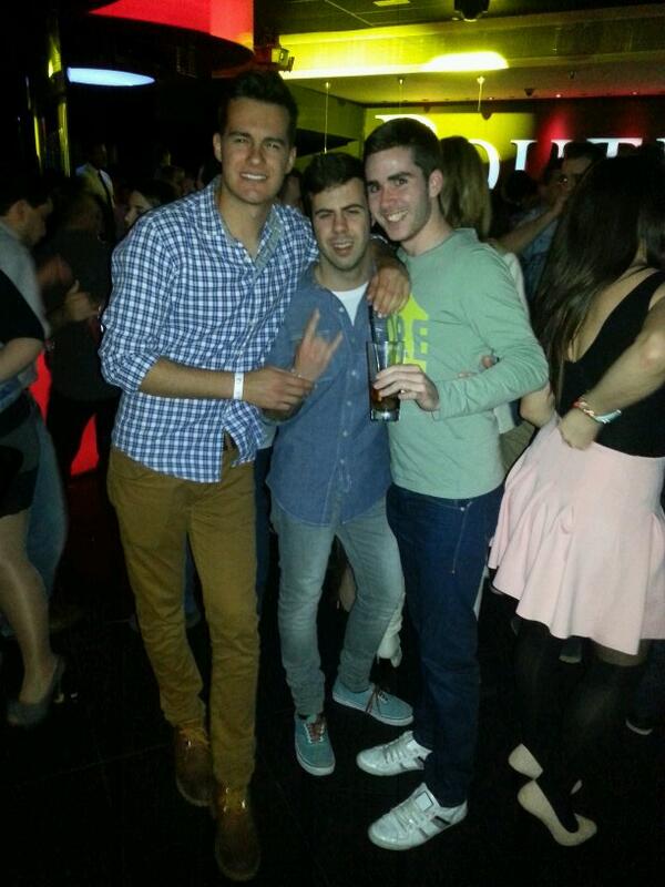 AntonioJimPerez's tweet photo. Murcianico's night....@abel_GN3 http://t.co/cHZIILDYqw