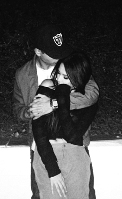 jasmineimpegdr's tweet photo. «hold me tight and don't let go.» http://t.co/pCHeRFiWUc