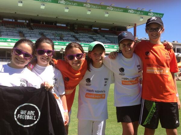 northbeachsc's tweet photo. Thanks to @PerthGloryWomen @PerthGloryFC @Bankwest. #NBSCU11 girls had a fantastic morning! @FootballWest http://t.co/fmd7cLhXoq