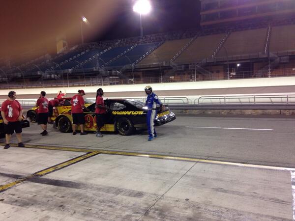 KENVSAUB's tweet photo. My boy @Molecricket88 racin under the lights #NASCAR #lovelife http://t.co/t9Bi9yuQ8H
