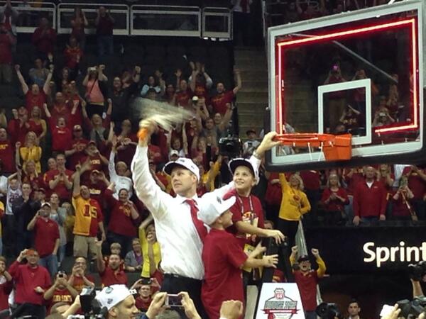 the_O25's tweet photo. @ISUMayor32 great win!! You're a boss!! Congratulations!! I love isu!!! #cuttingthenet http://t.co/Nvbsgeoeeb