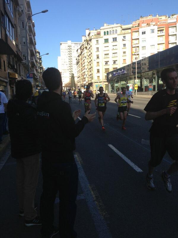 jmichelfauritte's tweet photo. Disfrutando del @maratobarcelona con mis compis de @evasionrunning http://t.co/rld3RRdB7p