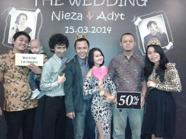 Qisuuut's tweet photo. Weding... http://t.co/cpLzn4sisB