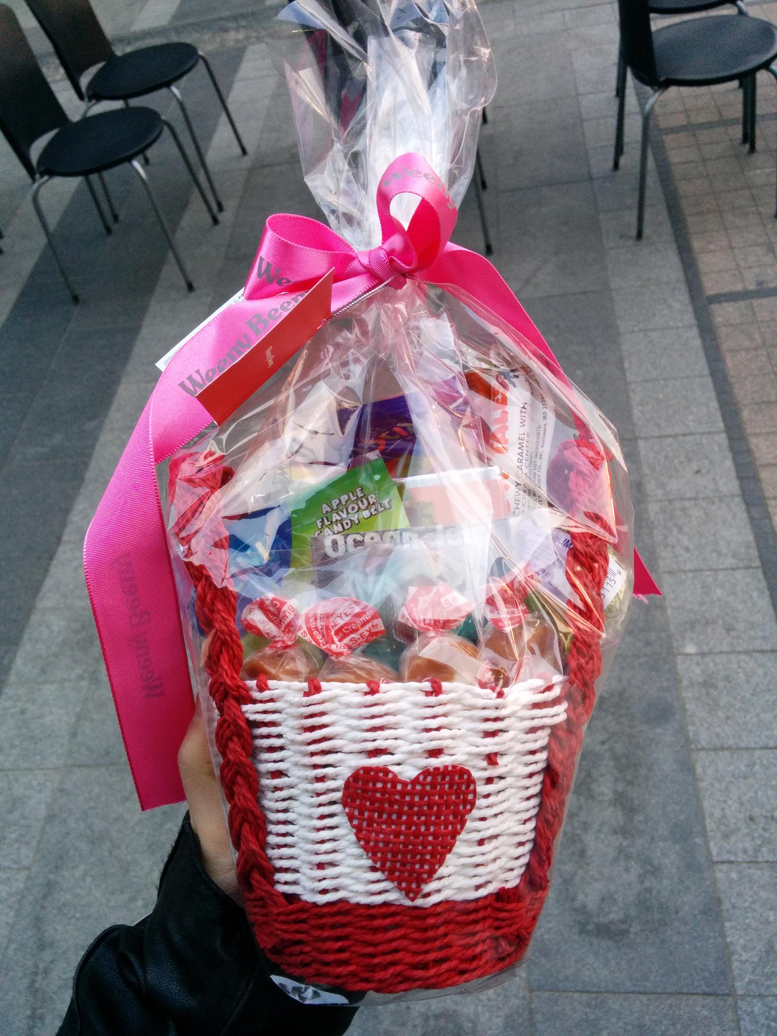 Bi1sML6CUAEJ_uS.jpg:large