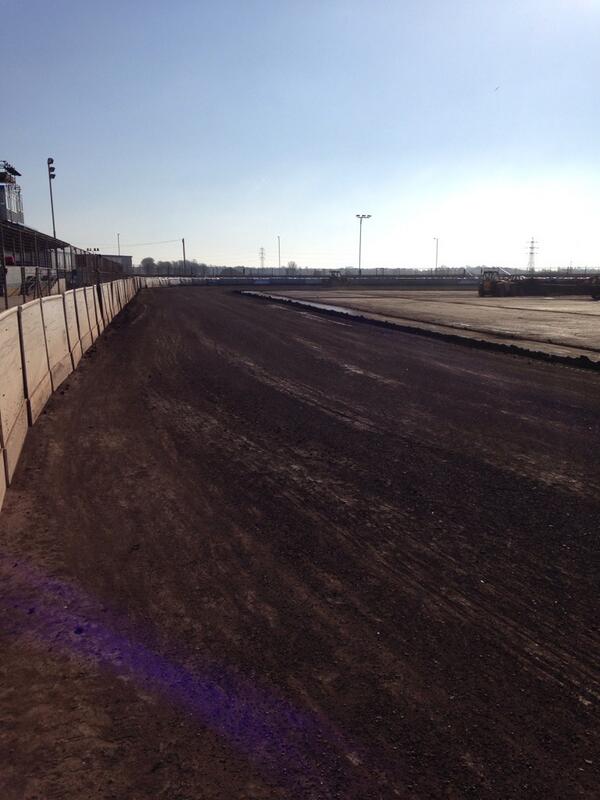 MadzTestimonial's tweet photo. The track is looking good #greatracing #3pm #MadzzzTestimonial #today http://t.co/1H9MczSl0q