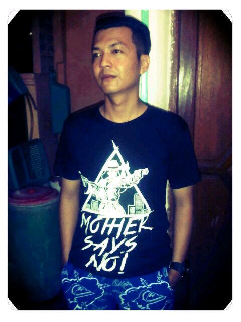 bisa ngaca ga gess klo abis nyukur... :D "<a href="/luksbuluks/">luks luks</a>: <a href="/mosayno/">Mother Says No!</a> aiy cukur jembut eeh rambut.. Hehehe "