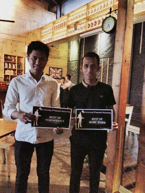 DMiracle_SMG's tweet photo. Dan ini dia pemenangnya,, Dodox dan Yerri.. Selamat masbro!! cc: @_DemianAditya_ @Dokter_Jonas http://t.co/QvAFsAoY0a