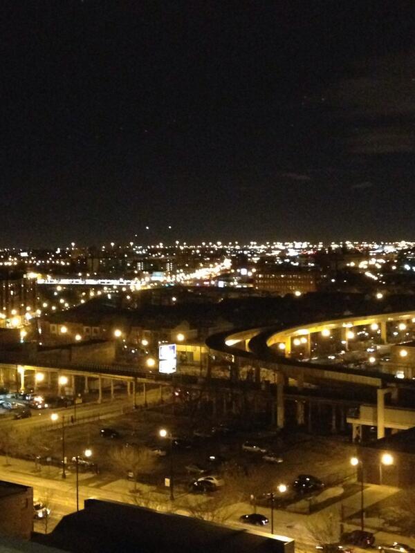 avenueone's tweet photo. #southloop 2 bedroom #penthouse 285k #Chicago http://t.co/nIDARErIFe