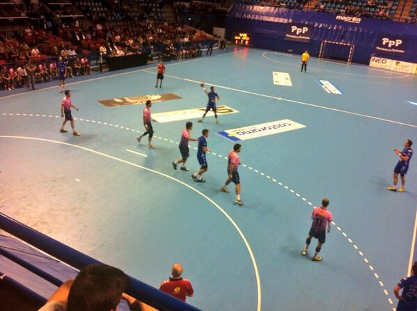 MagnouClea's tweet photo. Au match ! Allez Billere ! @pascalgiraud_fr @pgraciaa @EricSAUBATTE @VictoriaBouziat http://t.co/GSN24yvCHC