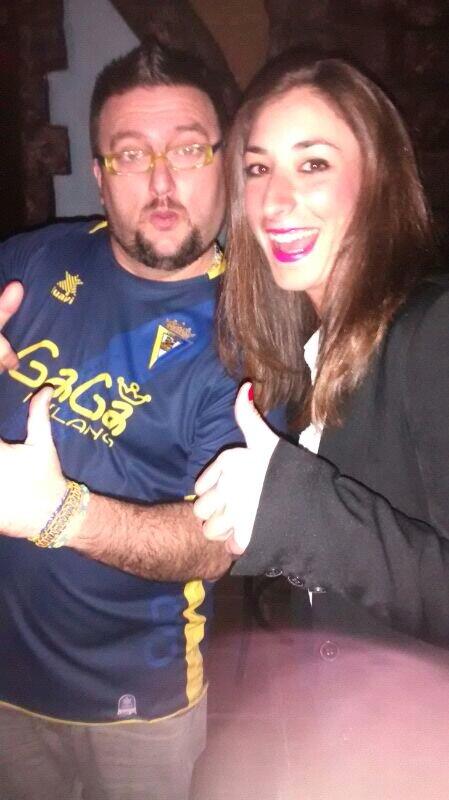 mariadelmarrios's tweet photo. @elgordodelcadiz con la primis weee k tampoko se rio na jaja@carmenaa8924 @jlnavarro54 @mariadelmarrios @manolin_n http://t.co/frNWHNS97B