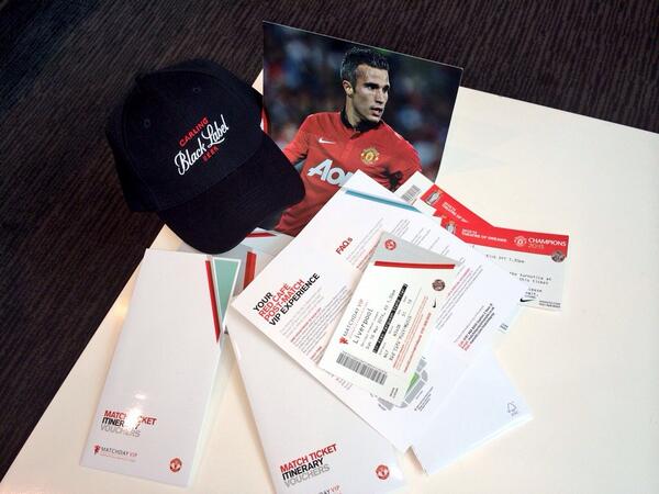 vg105's tweet photo. At Manchester a few hours to go before kickoff vs. Liverpool http://t.co/6qNXKwMJbk
